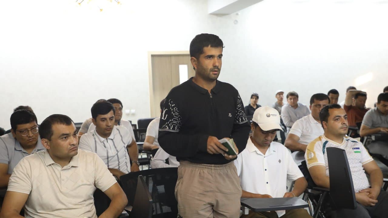 Ҳоким хорижда бўлган ёшлар билан онлайн мулоқот ўтказди