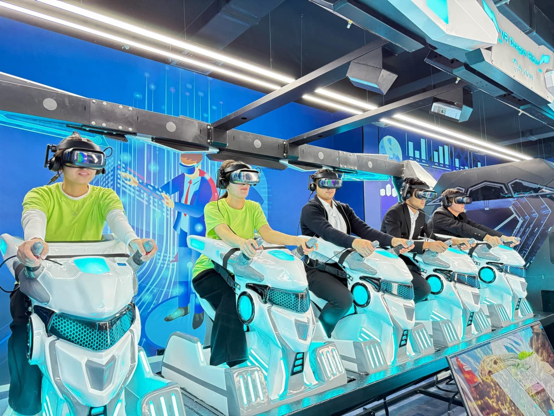 Qarshi shahrida zamonaviy savdo va ko‘ngilochar maskan foydalanishga topshirildi