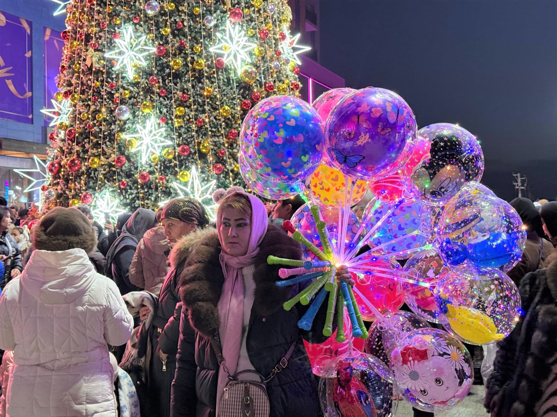 Qarshi shahrida zamonaviy savdo va ko‘ngilochar maskan foydalanishga topshirildi