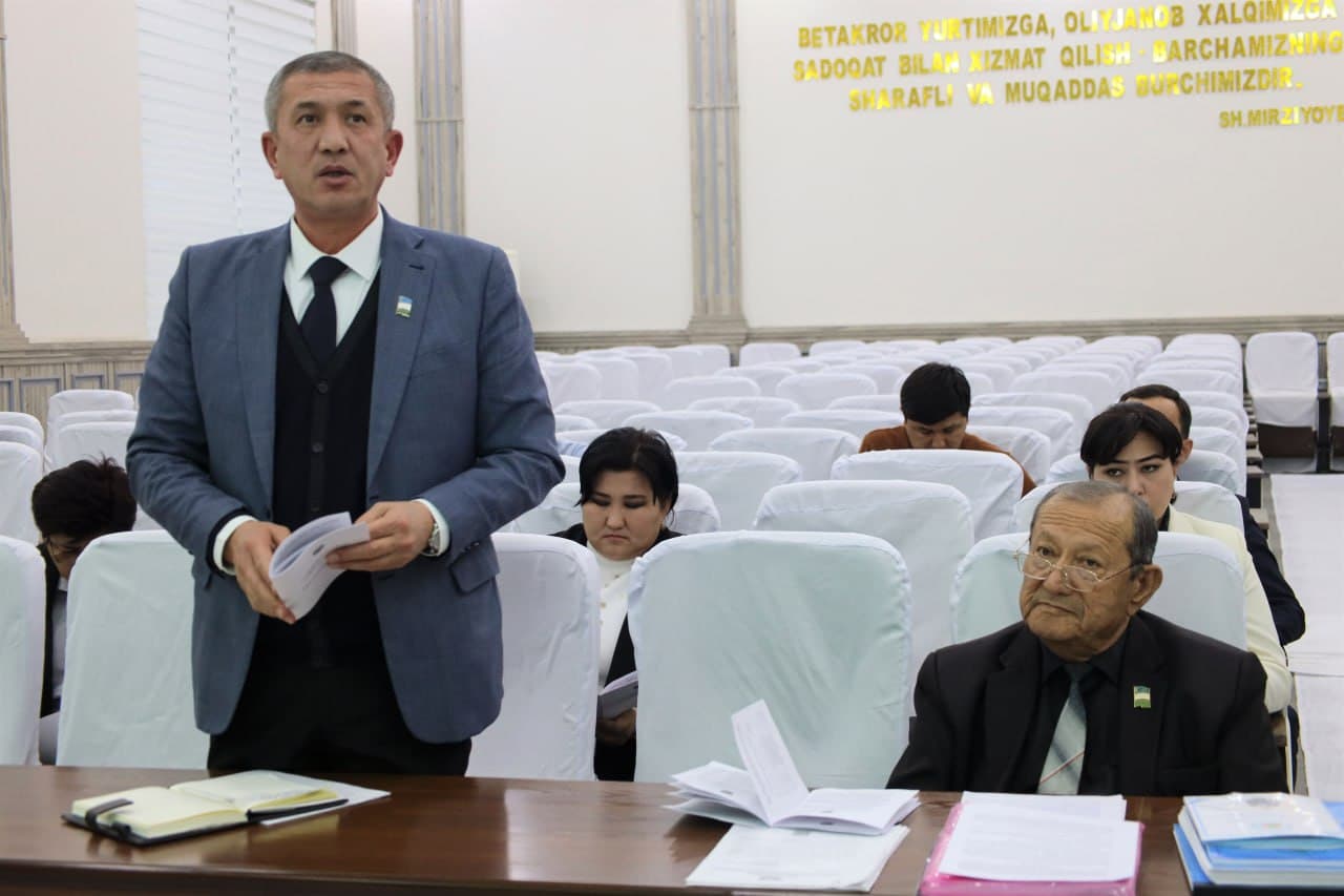 Халқ депутатлари Қарши шаҳар Кенгашининг 17-сессияси бўлиб ўтди