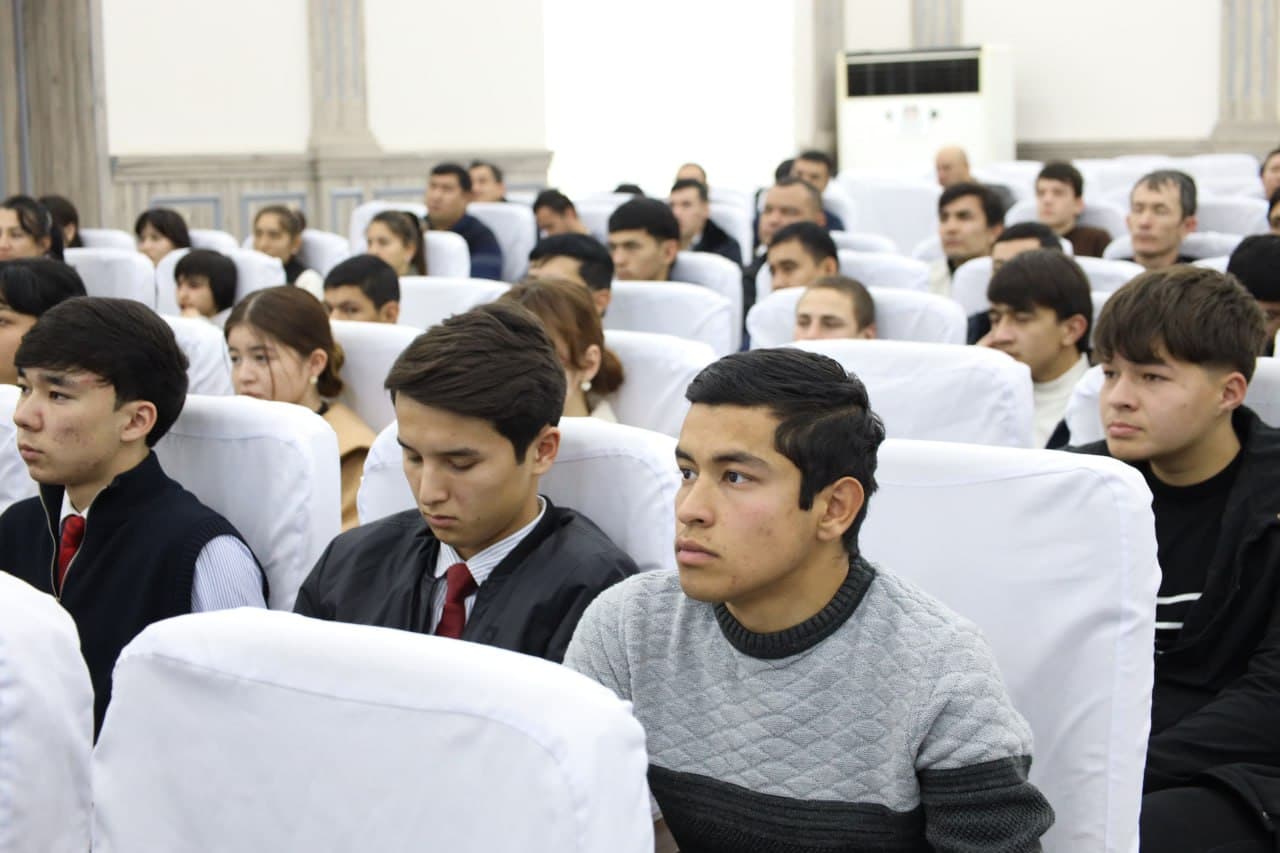 Ҳоким ва ёшлар учрашуви