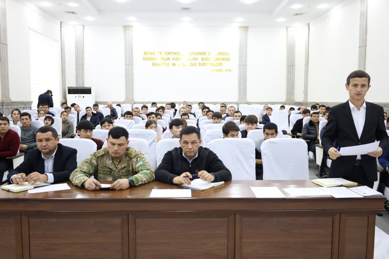 Ҳоким ва ёшлар учрашуви