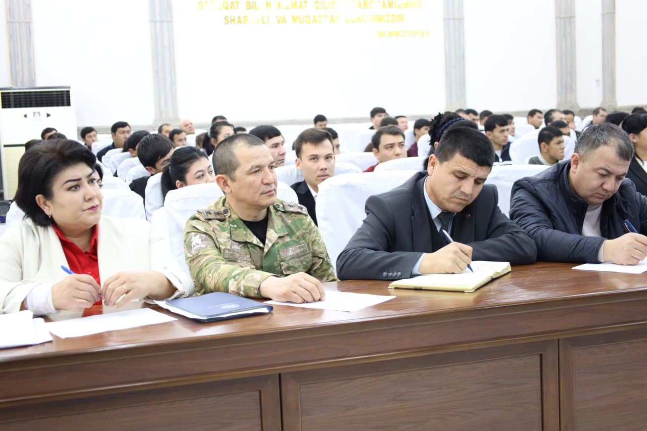 Ҳоким ва ёшлар учрашуви