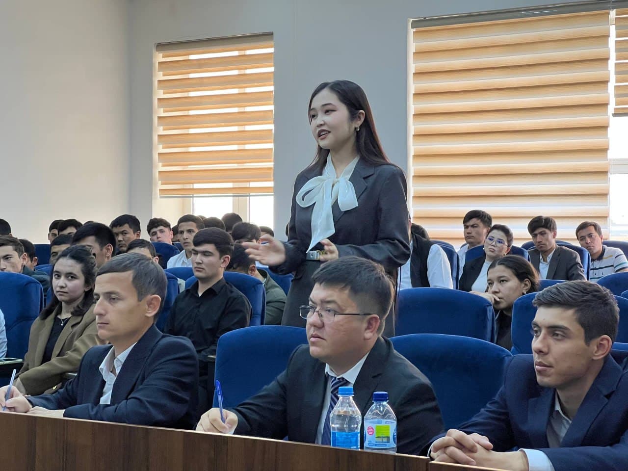 ШАҲАР ҲОКИМИ ВА ЁШЛАР МУЛОҚОТИ