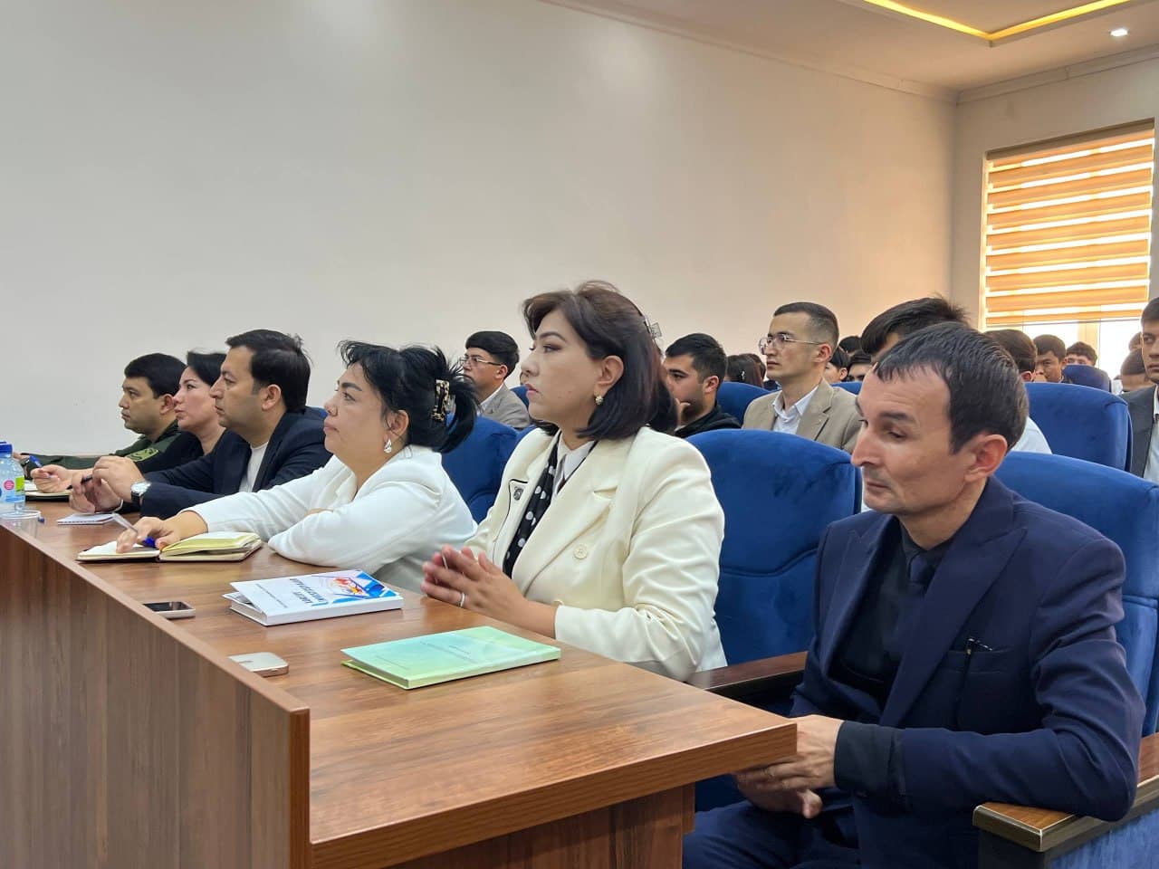 ШАҲАР ҲОКИМИ ВА ЁШЛАР МУЛОҚОТИ