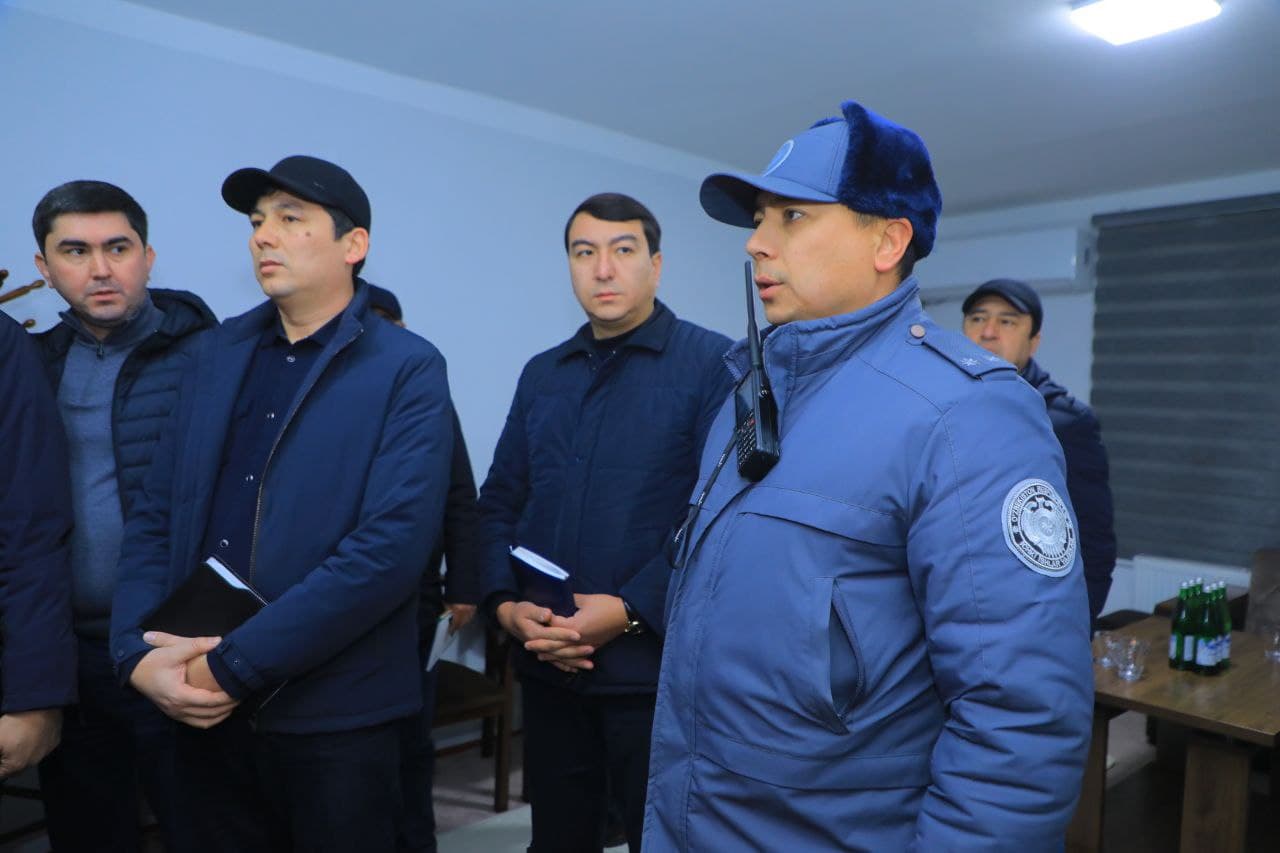Bozori faoliyati yuzasidan tanqidiy tahlil o‘tkazilib, norasmiy savdo aylanmalariga chek qo‘yish choralari belgilandi Yangi Namangan tumanining “Mingchinor” mahallasida joylashgan, aholi orasida “Shamshiboy” nomi bilan tanilgan ixtisoslashtirilgan qurili