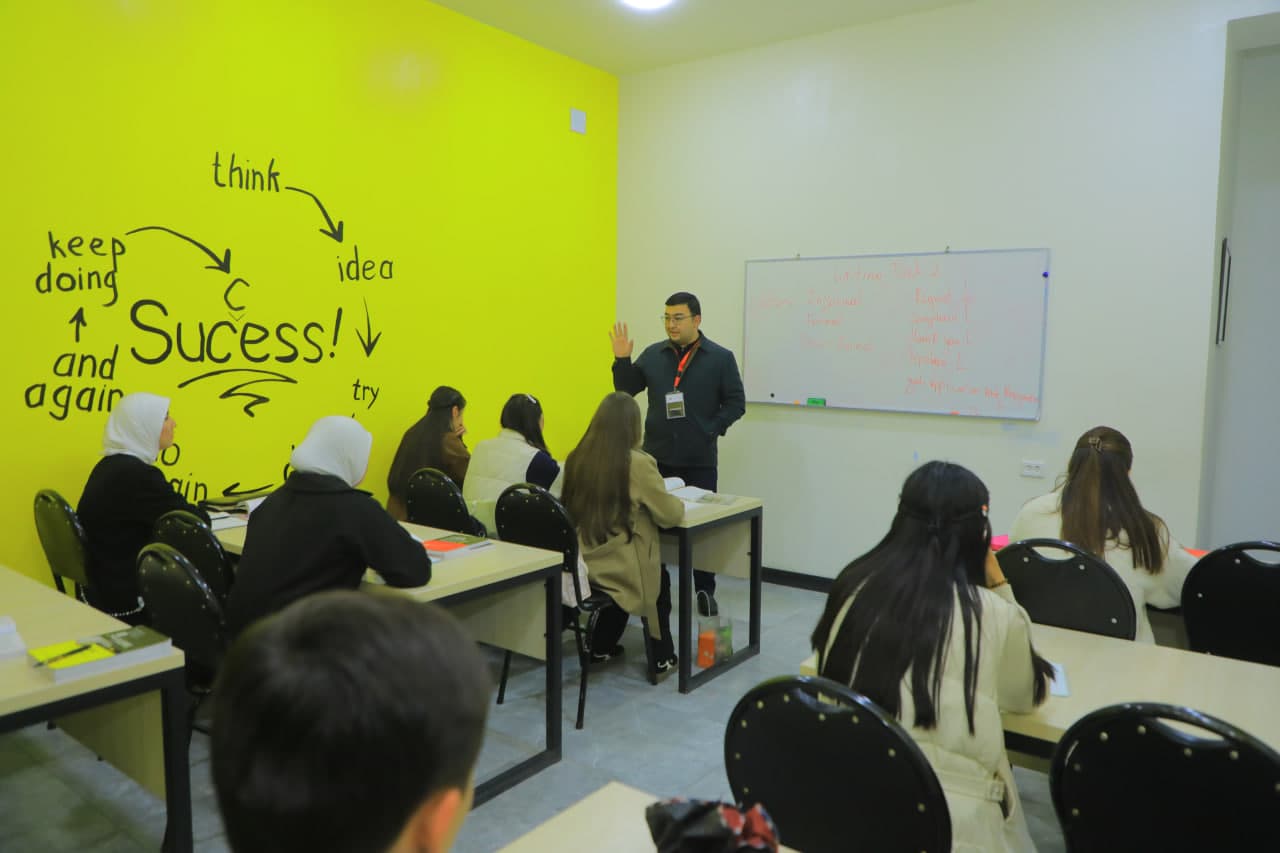“Vinder School” markazida yoshlar uchun yaratilgan imkoniyatlar bilan tanishildi