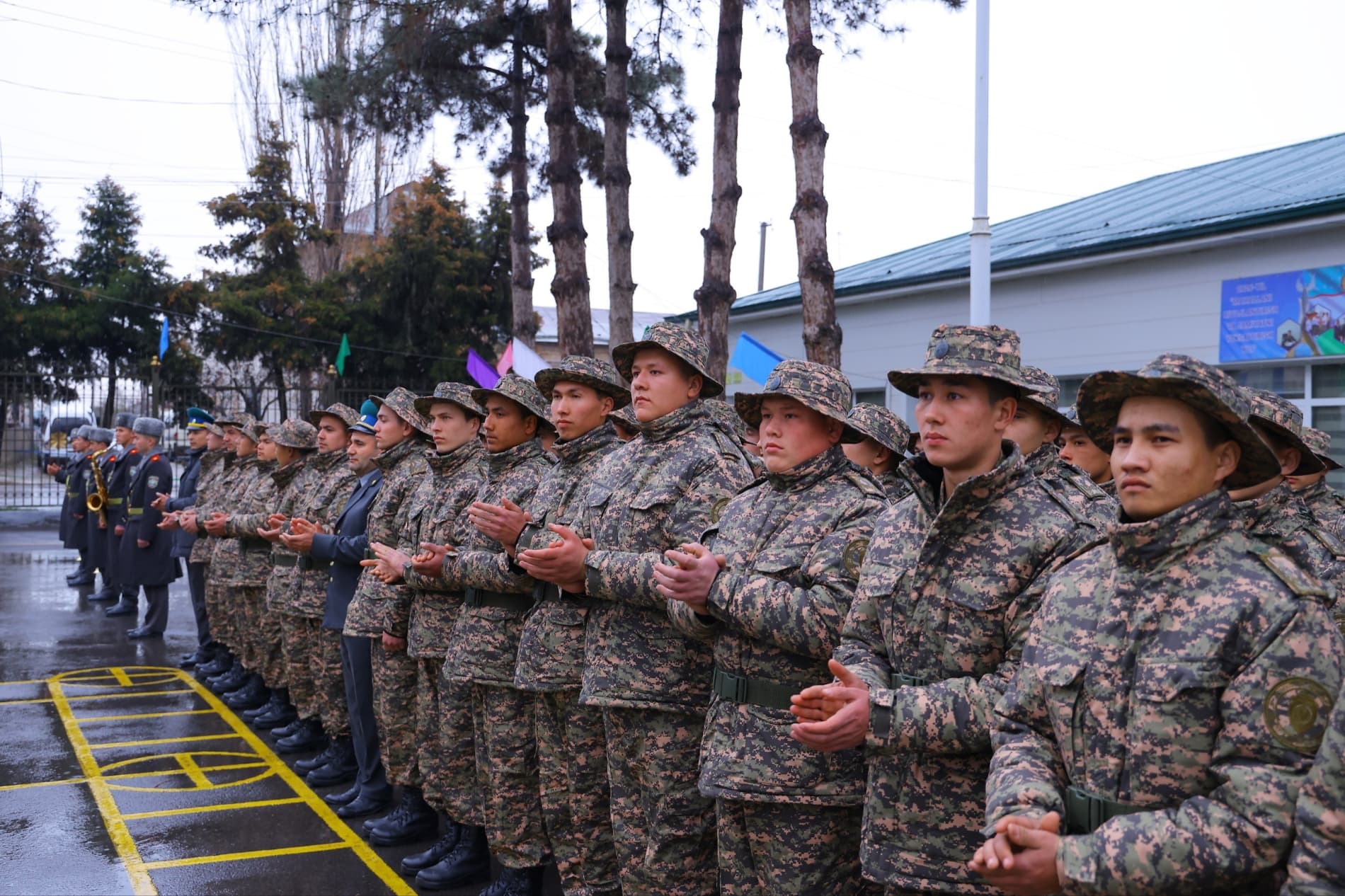 Bo‘lajak askarlar harbiy xizmatga tantanali kuzatildi