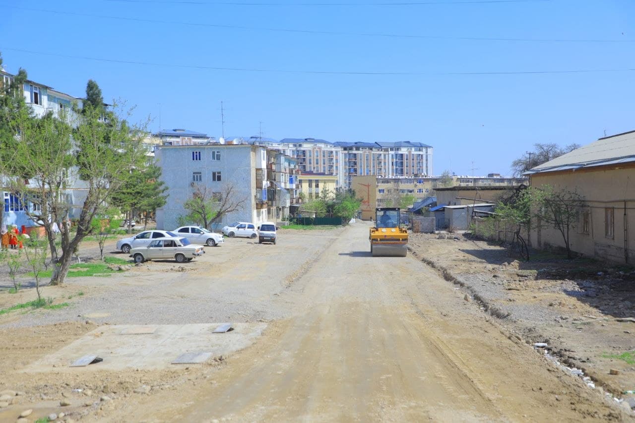 Abu Rayxon Beruniy mahallasida infratuzilmani yaxshilash va obodonlashtirish ishlari davom etmoqda