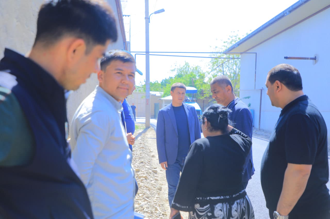 “Istiqbol” mahallasida “Tashabbusli budjet” doirasida ichki yo‘llar asfaltlanmoqda