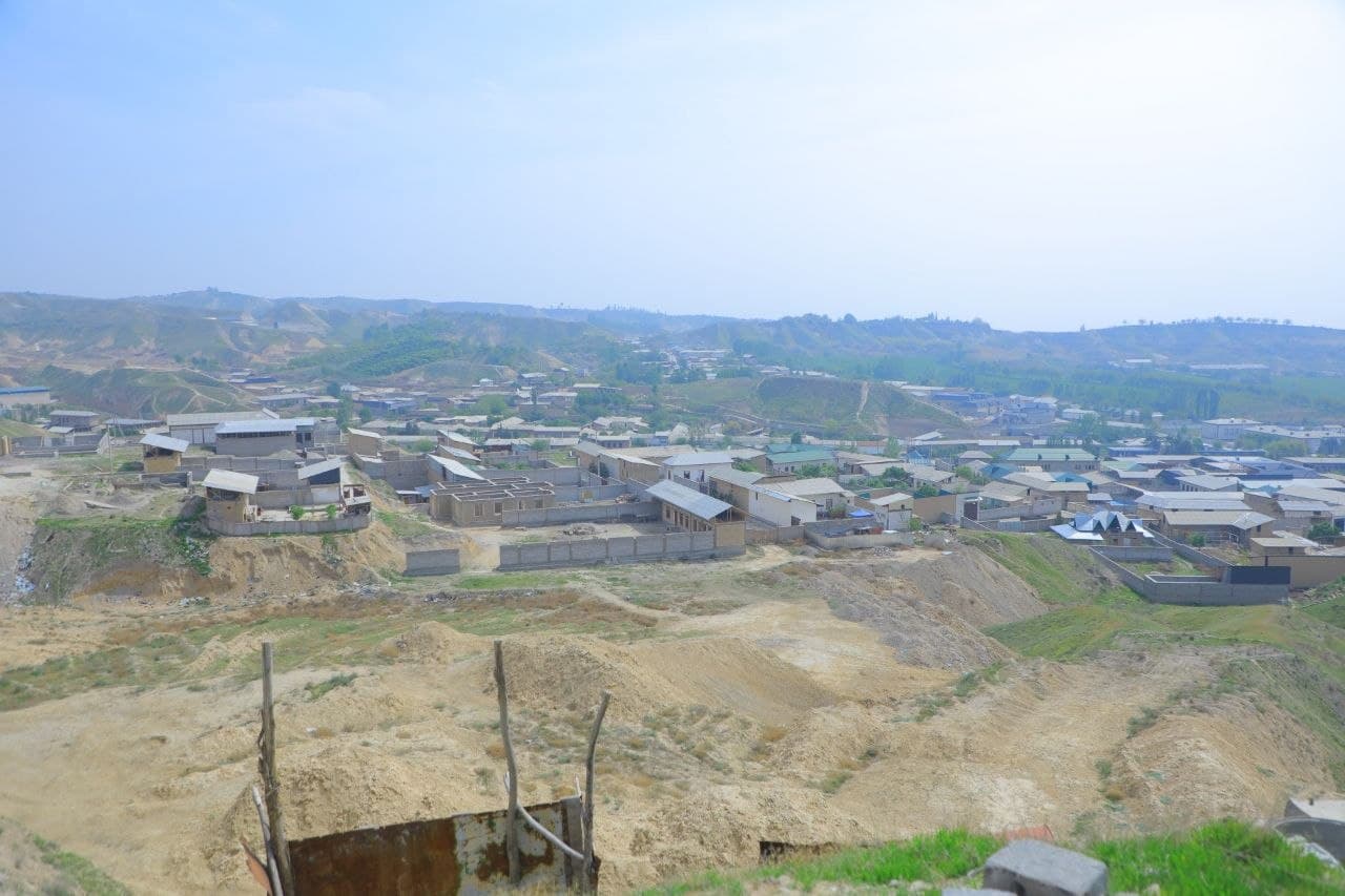 “Sherbuloq” mahallasida noqonuniy qurilmalar va o‘zboshimchalik holatlari nazorat qilindi