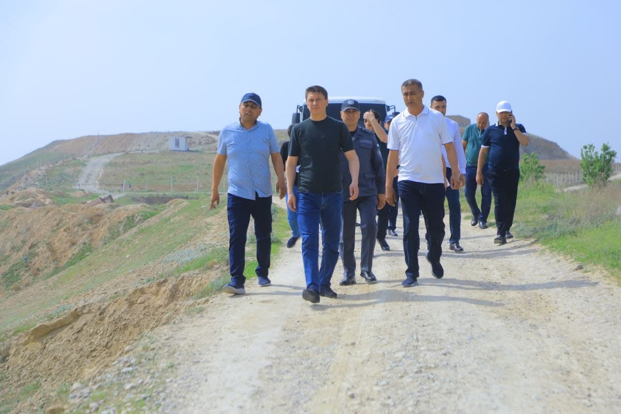 “Sherbuloq” mahallasida noqonuniy qurilmalar va o‘zboshimchalik holatlari nazorat qilindi