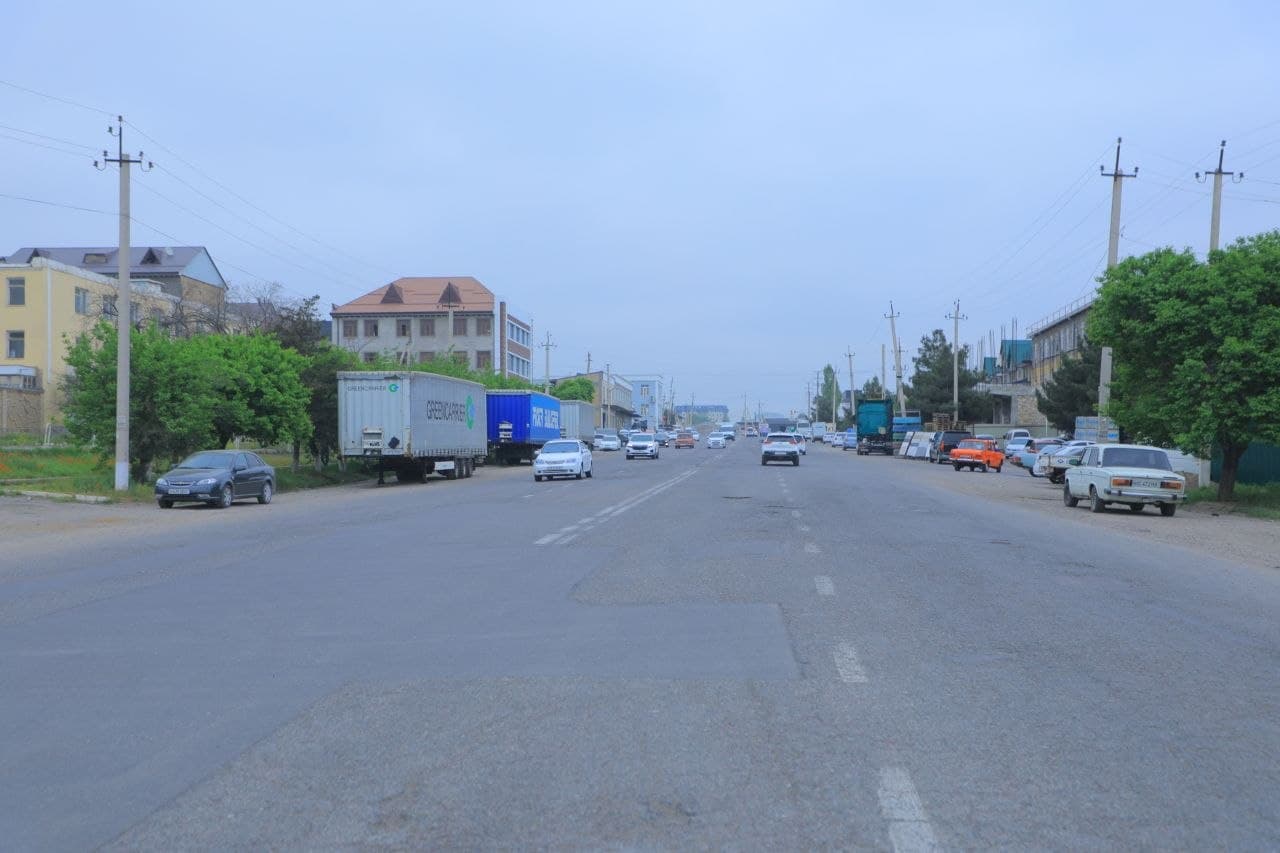 “Kosonsoy” ko‘chasida tartibga solish va obodonlashtirish ishlari davom etmoqda