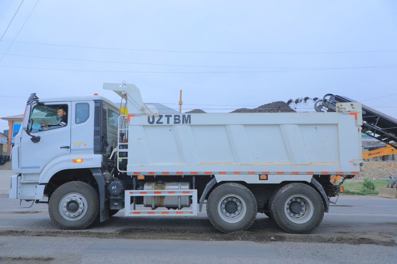 “Kosonsoy” ko‘chasida tartibga solish va obodonlashtirish ishlari davom etmoqda