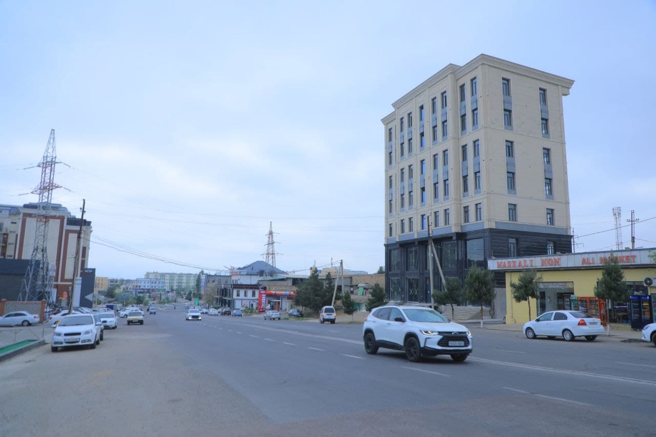 “Kosonsoy” ko‘chasida tartibga solish va obodonlashtirish ishlari davom etmoqda