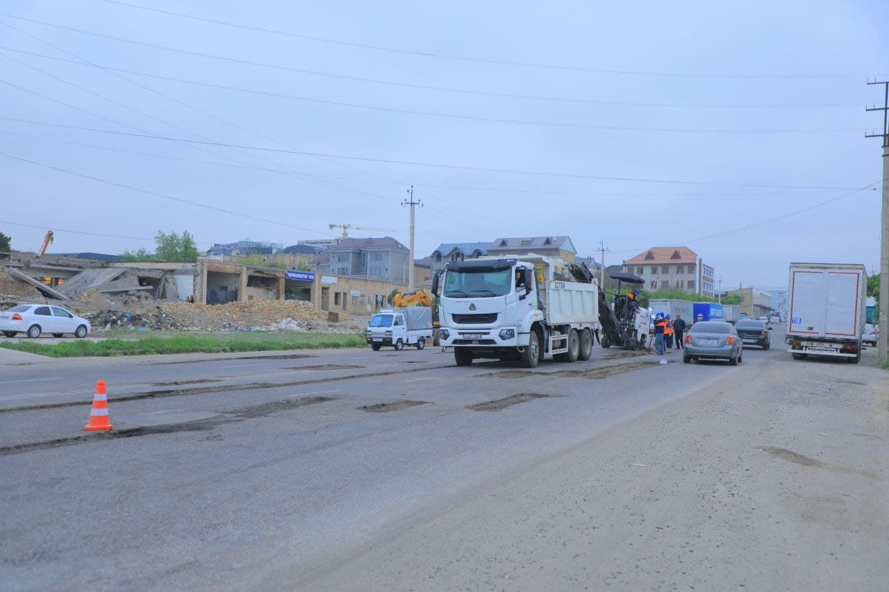 “Kosonsoy” ko‘chasida tartibga solish va obodonlashtirish ishlari davom etmoqda