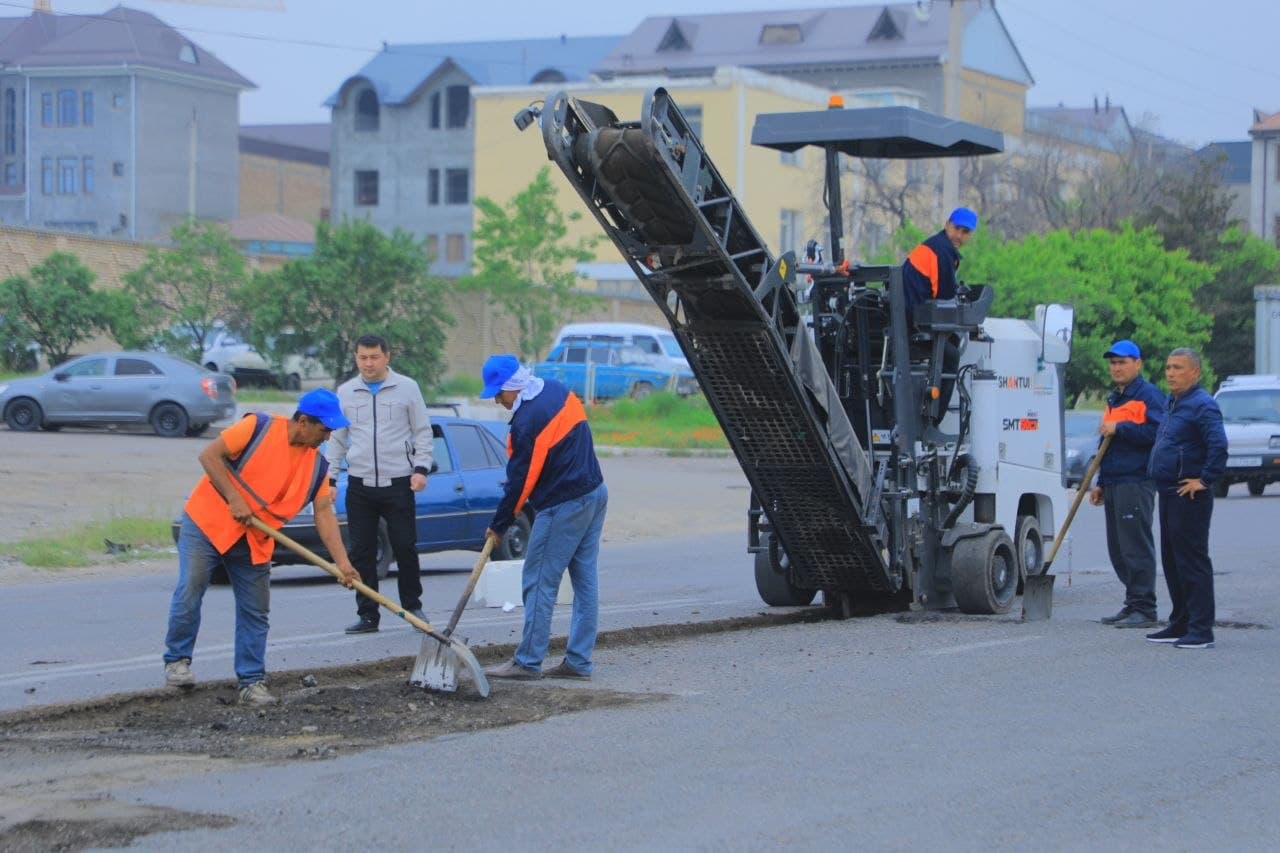 “Kosonsoy” ko‘chasida tartibga solish va obodonlashtirish ishlari davom etmoqda