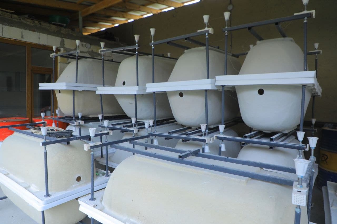 “Kelajak tongi”da zamonaviy basseynlar ishlab chiqarilmoqda