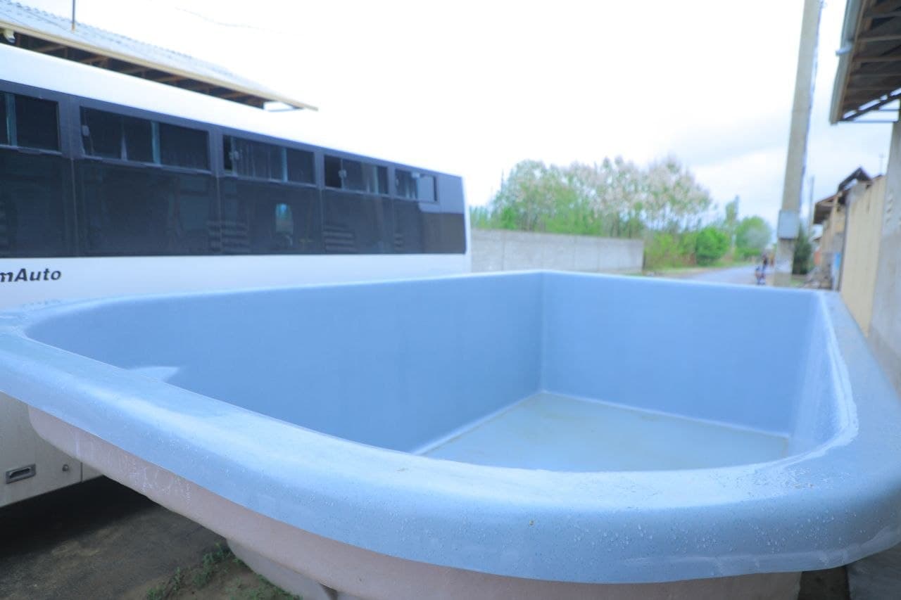 “Kelajak tongi”da zamonaviy basseynlar ishlab chiqarilmoqda