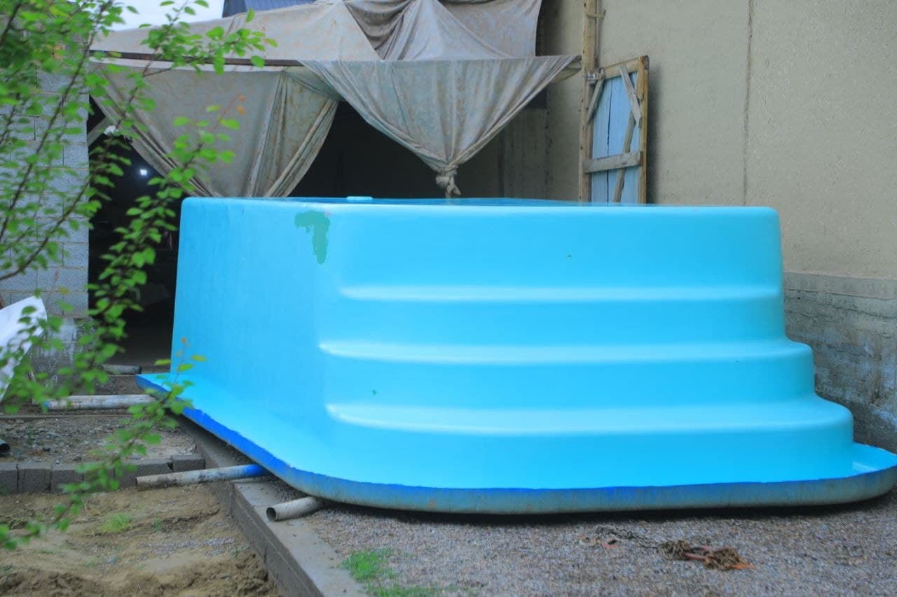 “Kelajak tongi”da zamonaviy basseynlar ishlab chiqarilmoqda