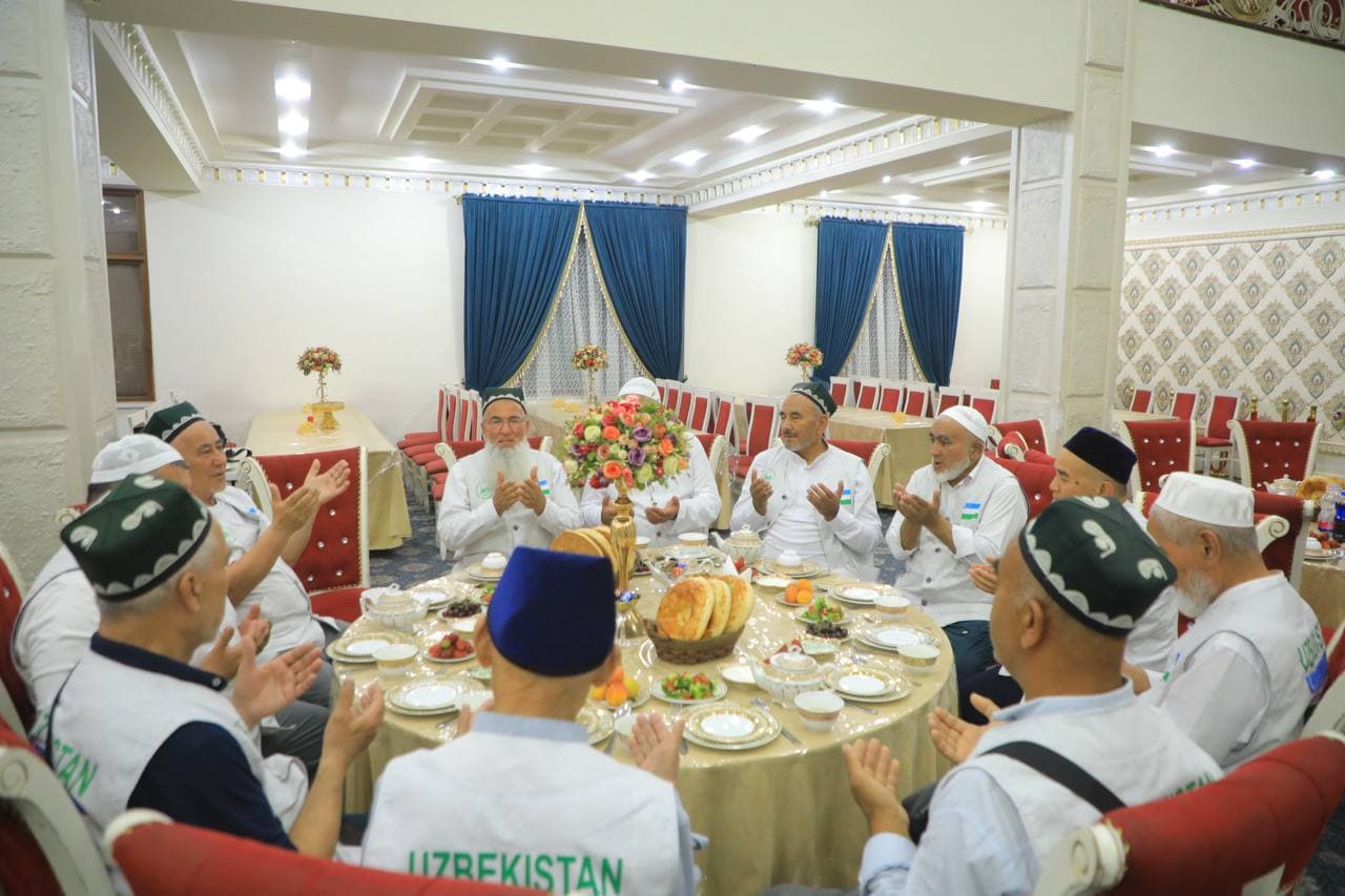 Yangi Namangan tumanidan 86 nafar ziyoratchi Haj safariga kuzatildi
