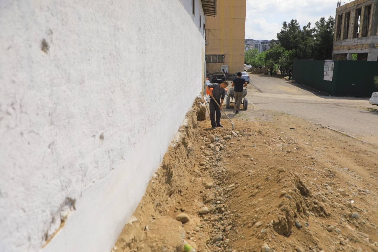 Ilg‘or tajriba asosida ko‘p qavatli uylar atrofida qulay sharoitlar yaratilmoqda