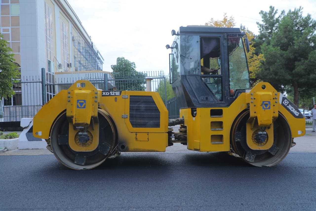 “Mingchinor” mahallasida ichki yo‘llar asfaltlanmoqda