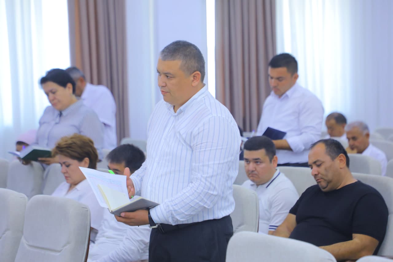Таълим соҳаси вакиллари билан очиқ мулоқот ўтказилди