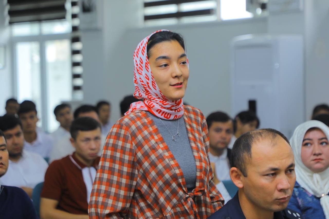 Viloyat prokuraturasi rahbariyati yoshlar bilan ochiq muloqot qildi
