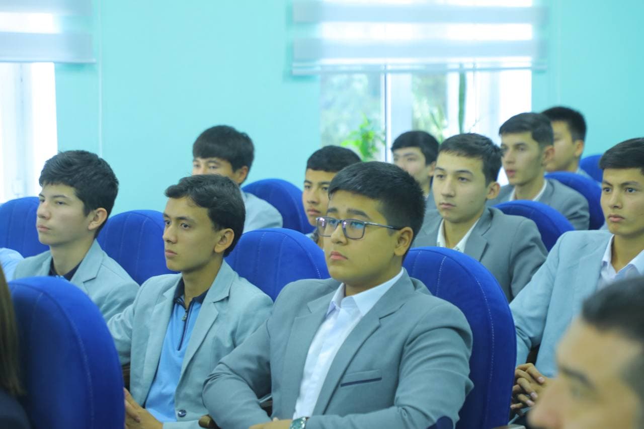 Ixtisoslashtirilgan maktab bitiruvchilarining barchasi talaba bo‘ldi