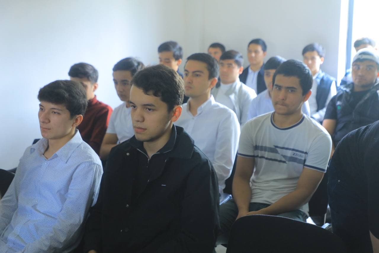 Yoshlar bilan ochiq muloqot tashkil etildi