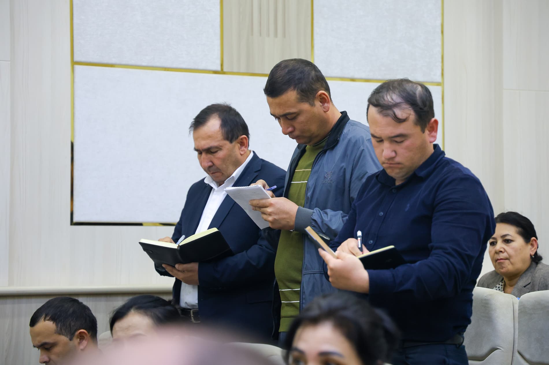 Халқ депутатлари Боғот тумани Кенгашининг ўттиз иккинчи сессияси