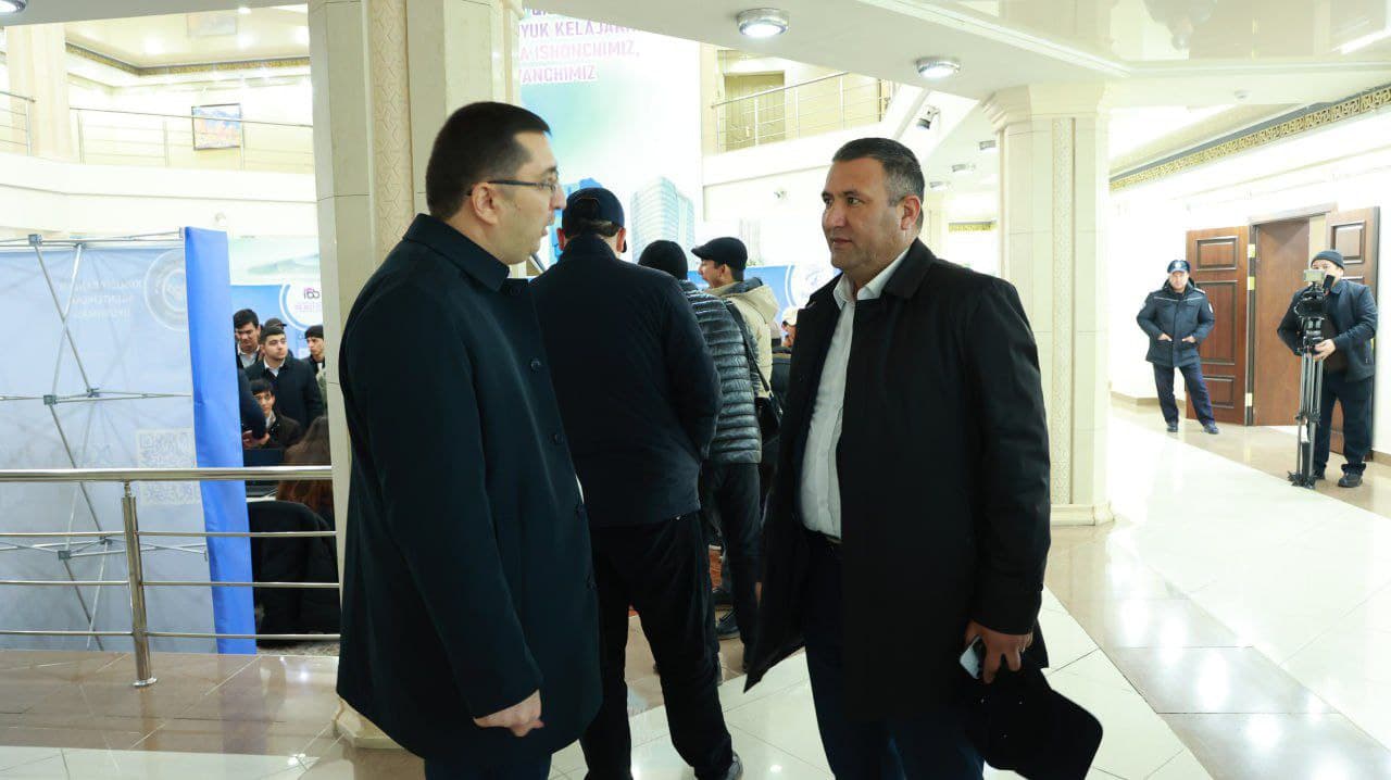 NAVOIY SHAHAR HOKIMI MEHNAT YARMARKASI JARAYONLARI BILAN TANISHDI