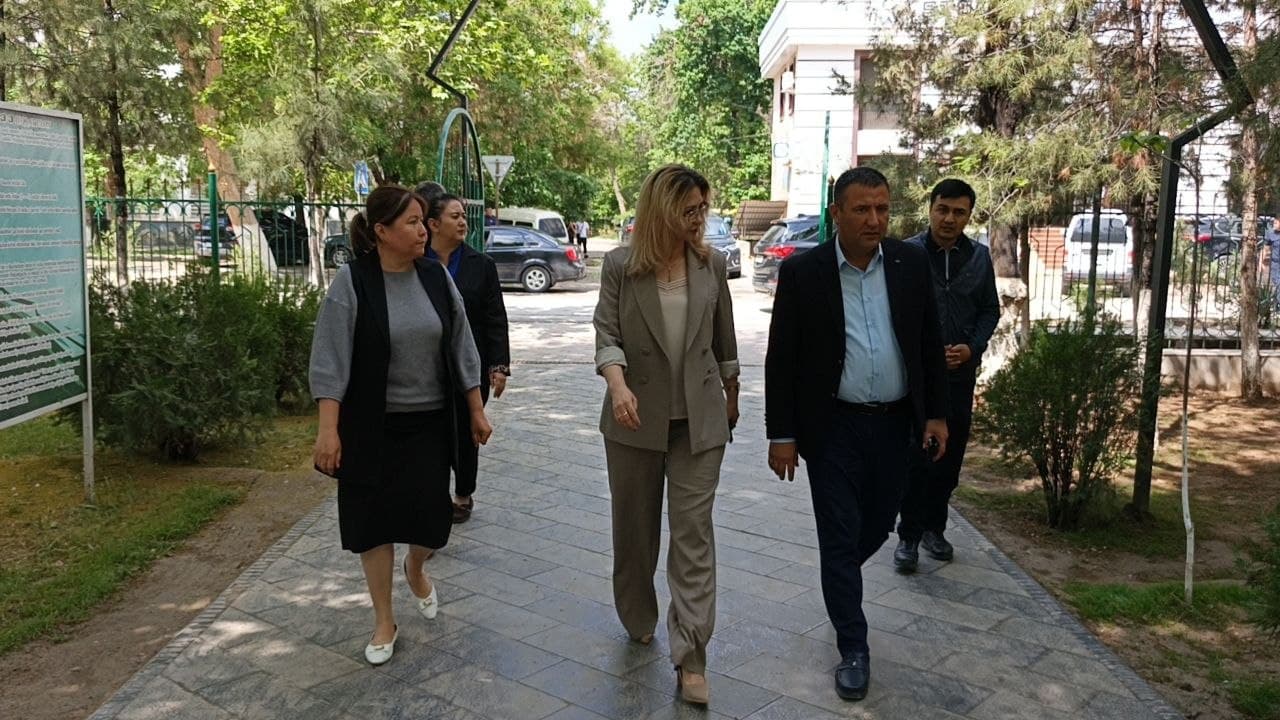Navoiy shahar hokimi Dilmurod Ergashev 1-sonli umumta’lim maktabida bo‘ldi.