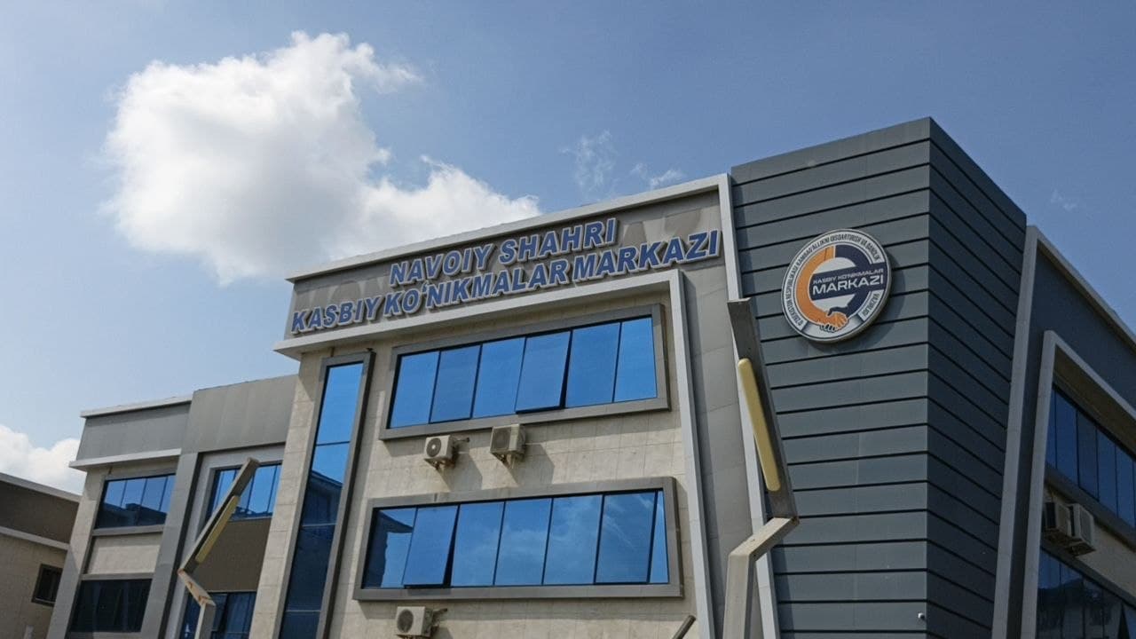 NAVOIY SHAHRIDA 200 DAN ORTIQ FUQAROLAR UCHUN NAVBATDAGI BANDLIK VA MEHNAT YARMARKASI TASHKIL QILINDI