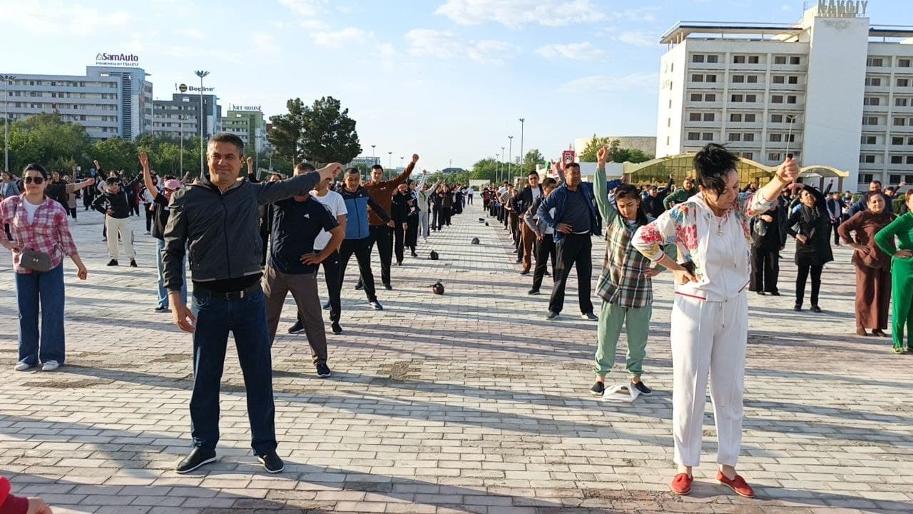 NAVOIY SHAHRIDA KENG KO‘LAMLI OMMAVIY SPORT TADBIRI O‘TKAZILMOQDA