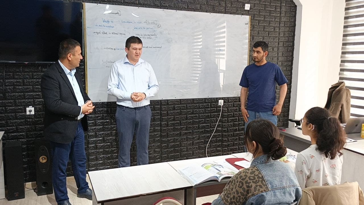 Shahar hokimi “IELTS SCHOOL” o‘quv markazida