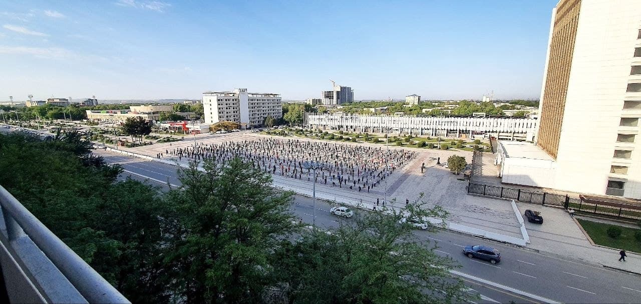 NAVOIY SHAHRIDA KENG KO‘LAMLI OMMAVIY SPORT TADBIRI O‘TKAZILMOQDA