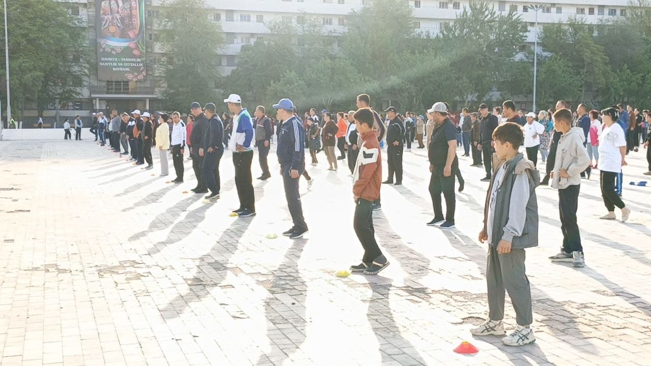 NAVOIY SHAHRIDA KENG KO‘LAMLI OMMAVIY SPORT TADBIRI O‘TKAZILMOQDA