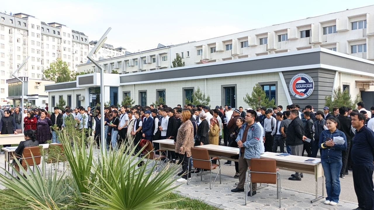 NAVOIY SHAHRIDA 200 DAN ORTIQ FUQAROLAR UCHUN NAVBATDAGI BANDLIK VA MEHNAT YARMARKASI TASHKIL QILINDI