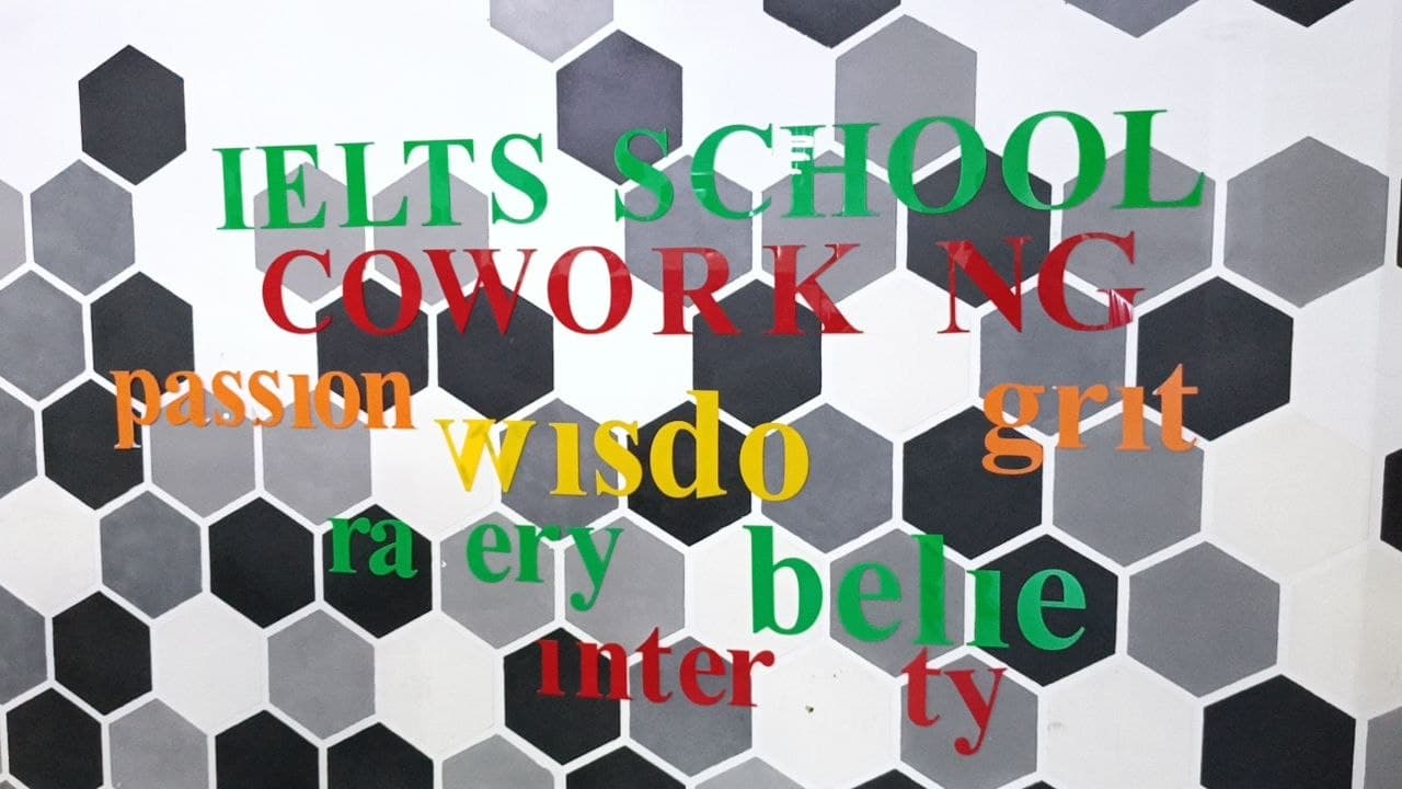 Shahar hokimi “IELTS SCHOOL” o‘quv markazida