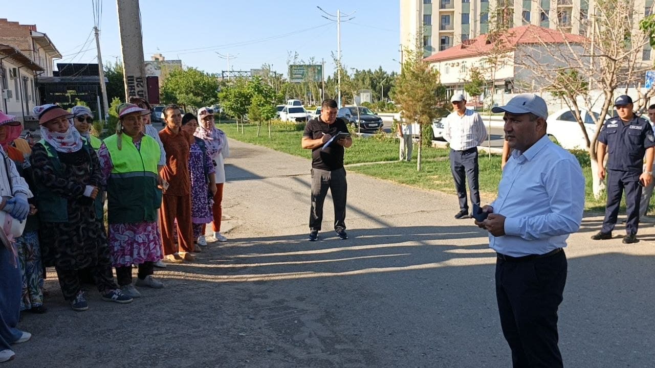 Shahar hokimi boshchiligida hudud piyoda tarzda ko‘zdan kechirildi.