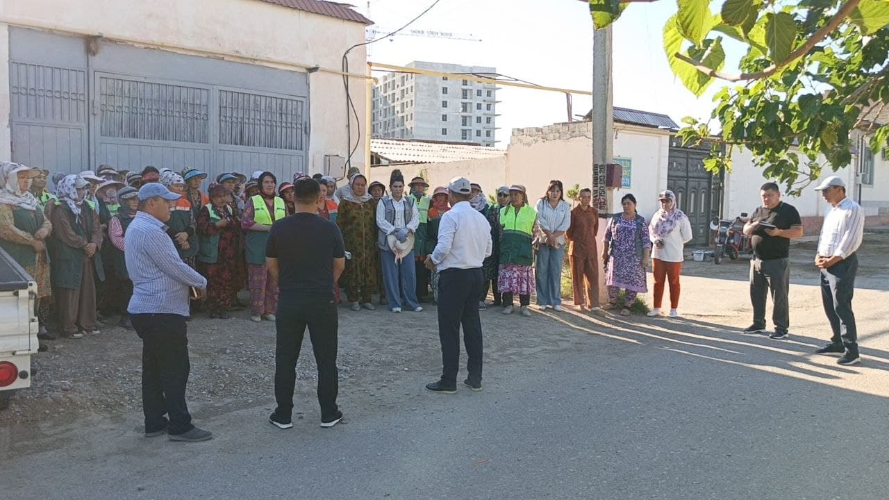 Shahar hokimi boshchiligida hudud piyoda tarzda ko‘zdan kechirildi.