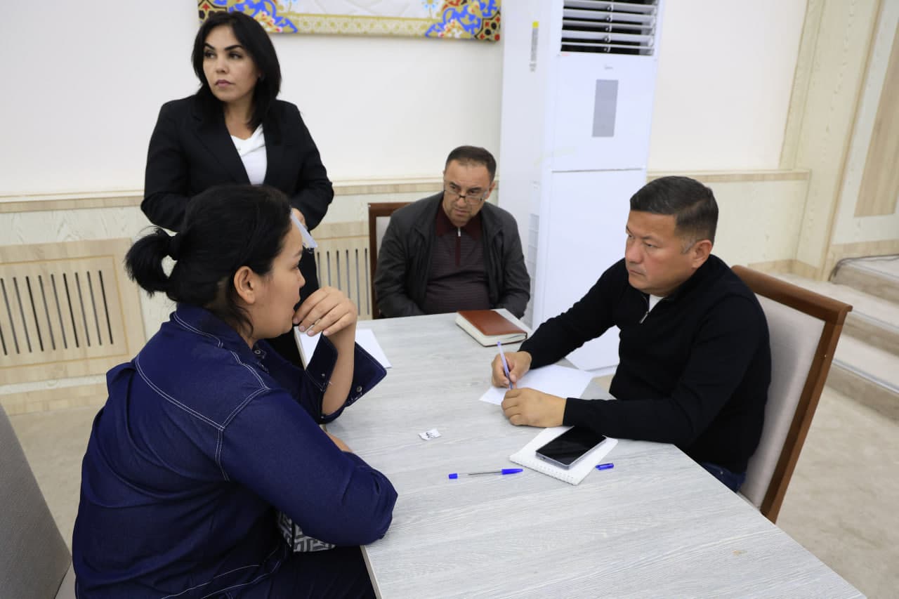 NAVOIY SHAHRIDA YOSHLAR BANDLIGI VA AHOLI MUROJAATLARI BO‘YICHA KENGAYTIRILGAN SAYYOR QABUL O‘TKAZILDI