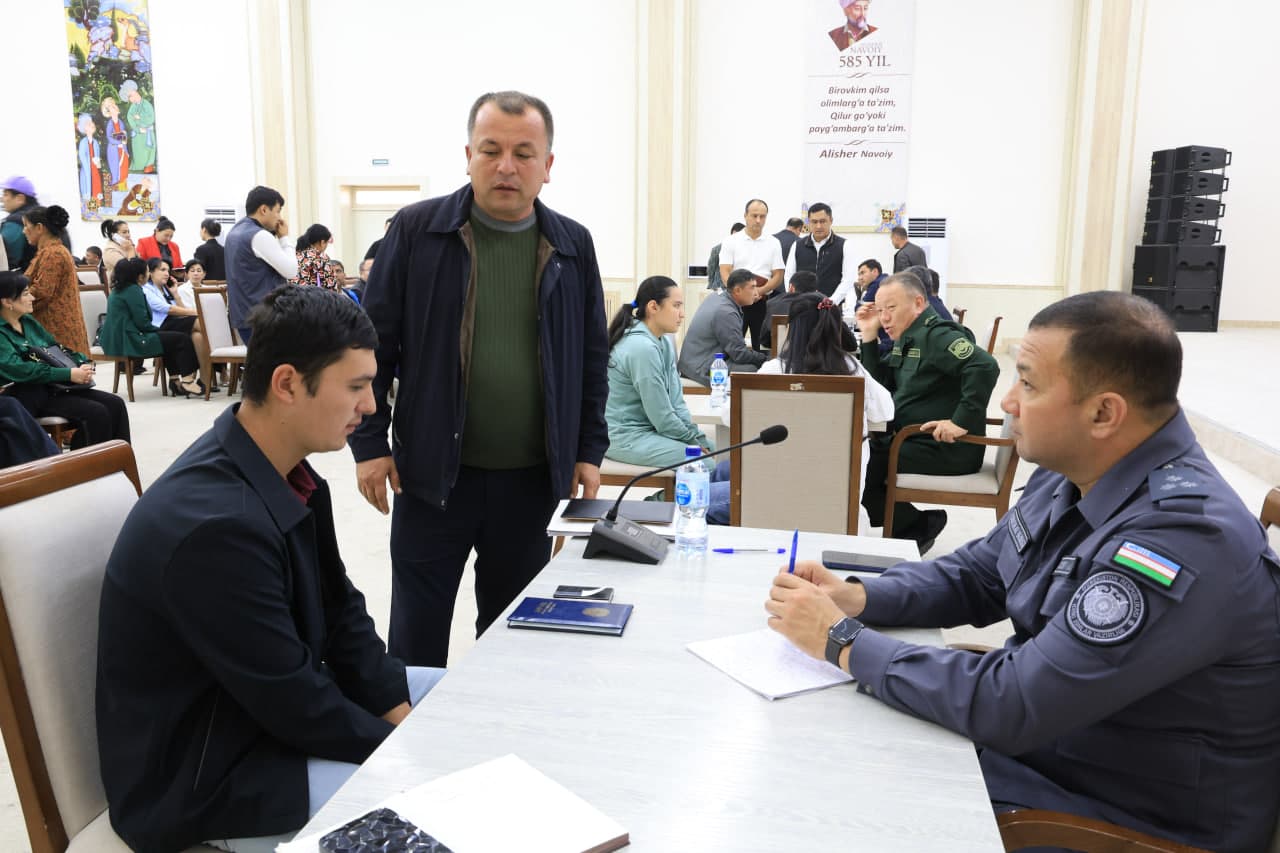 NAVOIY SHAHRIDA YOSHLAR BANDLIGI VA AHOLI MUROJAATLARI BO‘YICHA KENGAYTIRILGAN SAYYOR QABUL O‘TKAZILDI