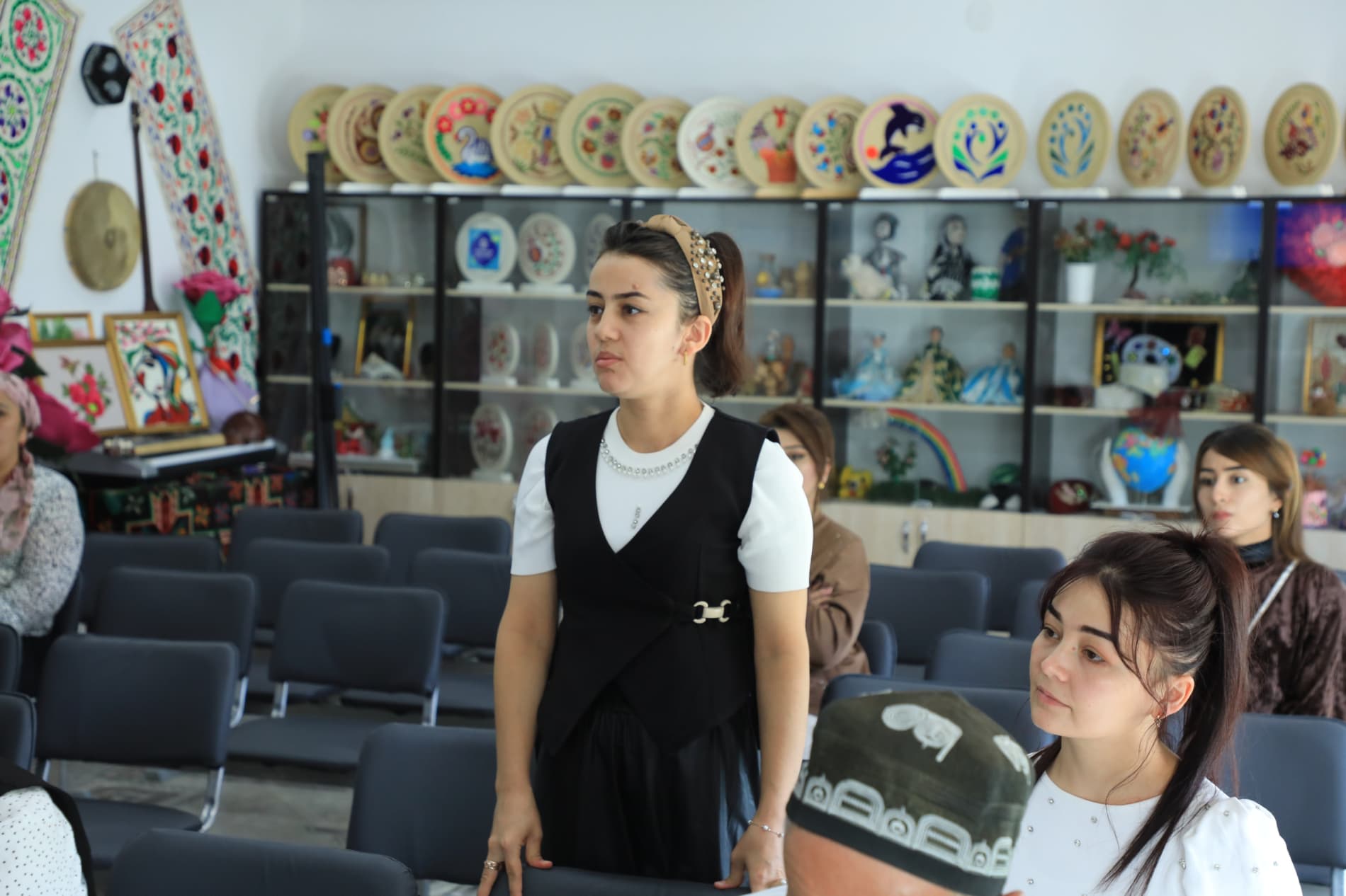 Nurota tuman “Barkamol avlod” bolalar maktabida ochiq muloqot bo‘lib o‘tdi