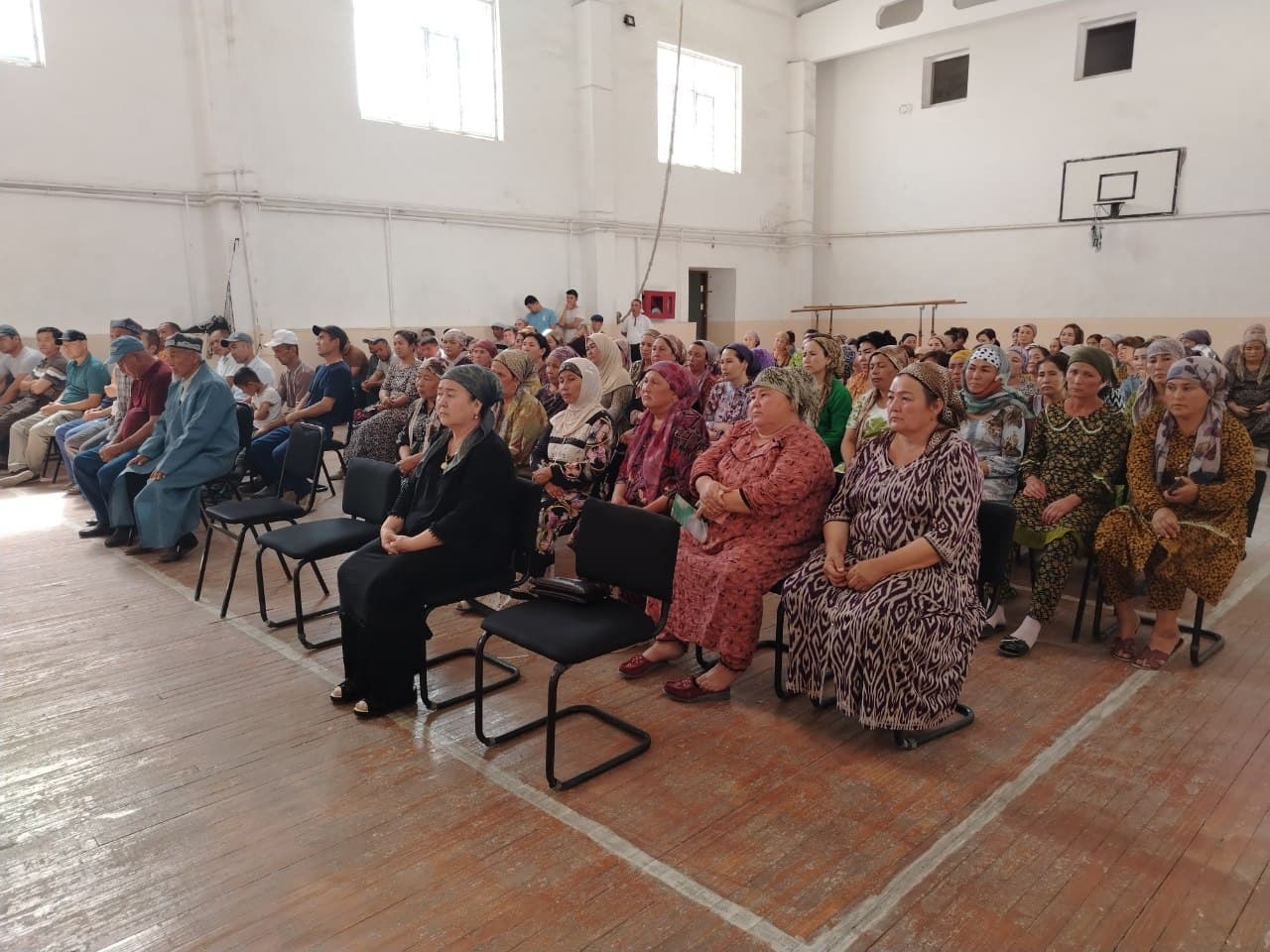 Nurota tumanida aholi bilan ochiq muloqot o‘tkazildi