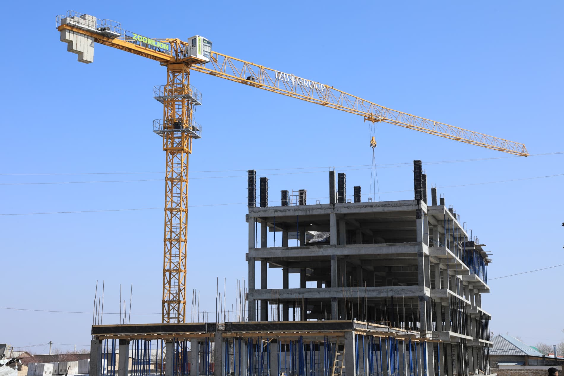 YANGI TURAR-JOY MAJMUASINING QURILISH ISHLARI KO‘ZDAN KECHIRILDI