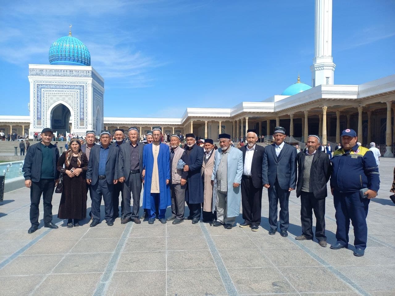 Nurotalik nuroniylar Imom Buxoriy majmuasiga ziyorat qilishdi