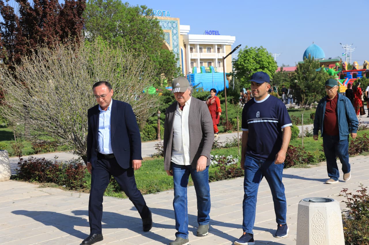 NUROTADA IJODIY TASHRIF: 🎨 RASSOMLAR “CHASHMA” MAJMUASIDA